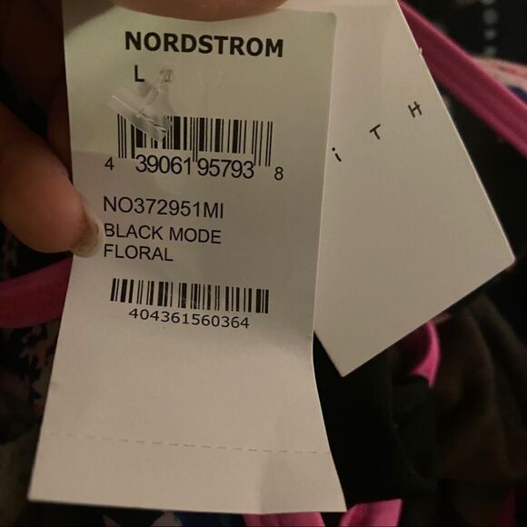 Leith triangle bikini top - Picture 8 of 10